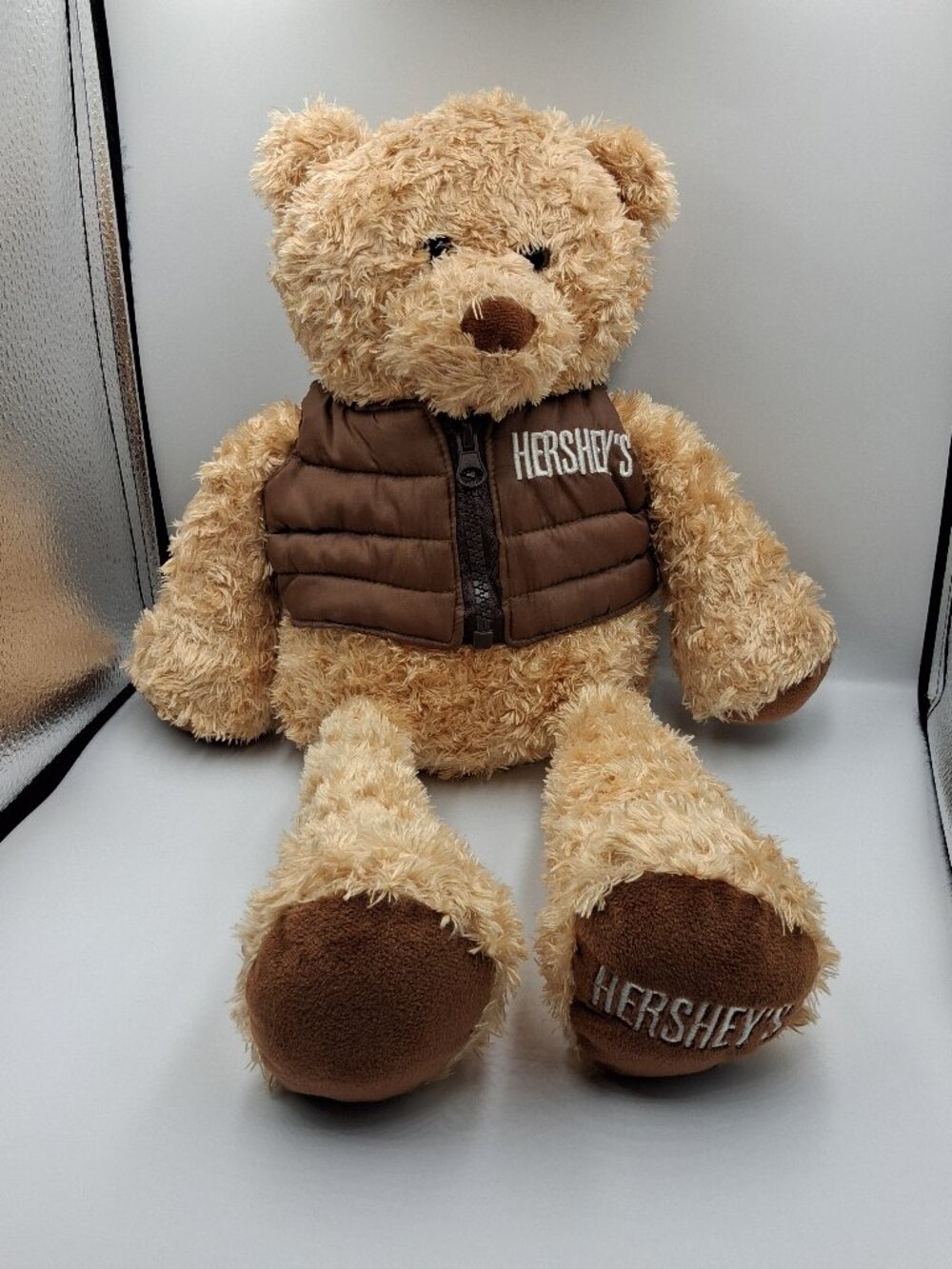 2019 Hershey’s 16” Plush Teddy Bear Brown Puffer Zipper Vest Hershey Park EUC